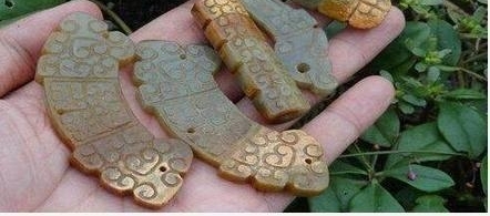 ����������ˮ��ʱ���ڳ���ʯ��Ƭ�����������ʾ�ղؼ�ֵ�ܸ�