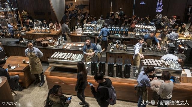 星巴克的员工为什么这么难挖?附公司培训、薪酬激励方案!
