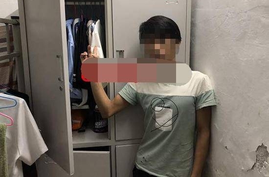 24岁小伙嫌衣服脏偷衣穿 连剃须刀和内裤都不放过