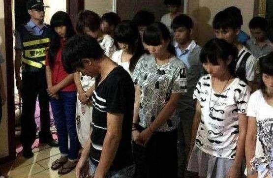 男子每天看到自己楼下一屋子里有很多人同吃同睡,他立马报警了