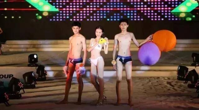 “潍”我闪亮|这个夏天,最火辣的“T台大秀”在十笏园燃爆!