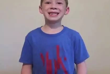 ���²ۣ�˭����һ�߼�Цһ��Ŭ������