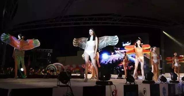 “潍”我闪亮|这个夏天,最火辣的“T台大秀”在十笏园燃爆!