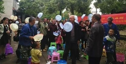 ũ����·���������裿�����´�ƭ�ӣ��Ͻ�ת����ˣ�