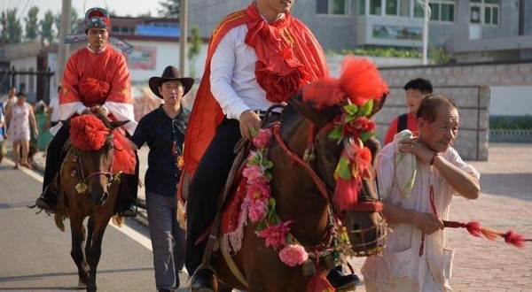 ����֮�ϣ�����˫��̥�ֵܣ�ͬ�컨��ӭȢ���û�