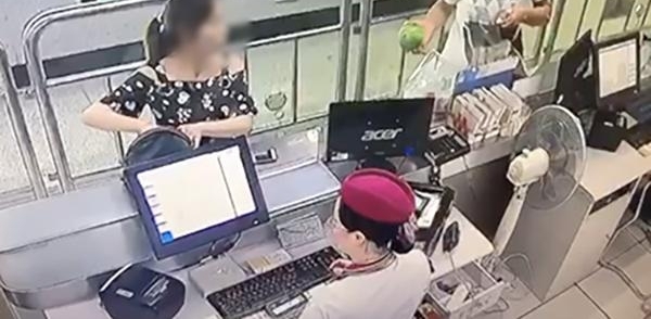 �����ֱ�Ť ����С������ĵ��⾹��ǿ��＂����＂