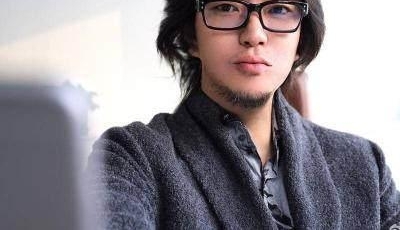 如何一针见血指出画作的优点,一人简说