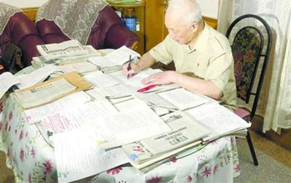 84岁老人义务宣讲十余载