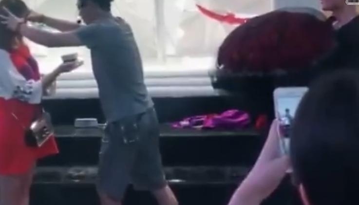 ����ϣ�ħ��ʦ����Ů���������ħ��������Ů���ۺ󣬾�ϲ������
