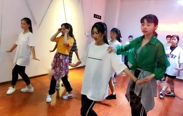 ���ᶼ�˹��¡�90��Ů���Ķ������