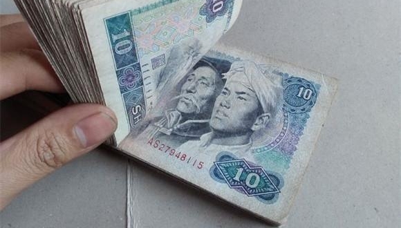 С���ղ���һ����Ǯ�ң������Ϻ���������Χ�ۣ����ѣ���Ҫ������