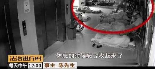 北京丰台:两名男子在医院内专偷病人家属,半小时偷走六部手机!
