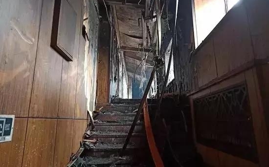 “4次抽查不合格”酒店终燃大火,监管何为?