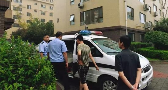 С����֤��ʻײ��8��ֻ��2000 �÷�����������