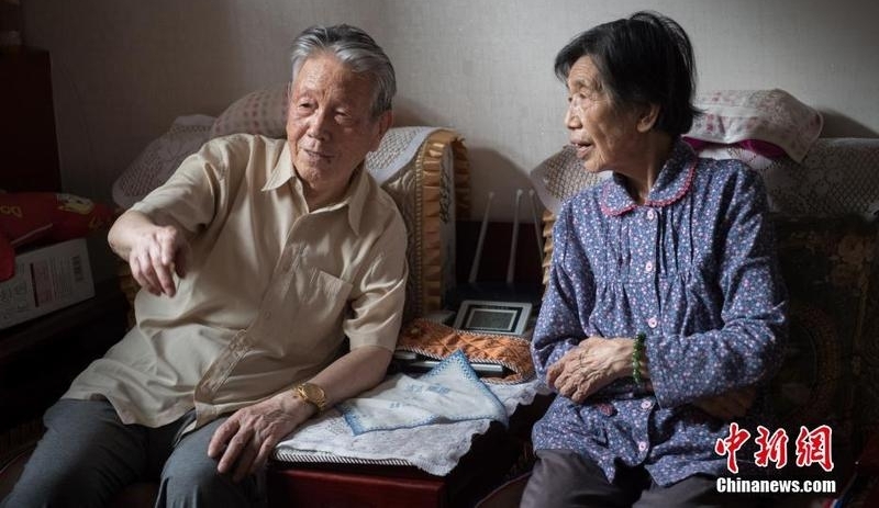 夫妻抗战结伉俪已75年:希望能有张结婚证