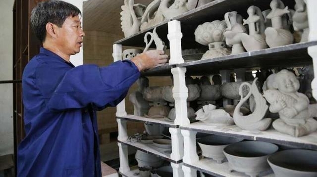 不忘初心方得始终——记河南省汝瓷工艺美术大师王国奇
