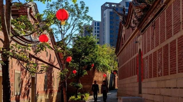闽南并不江南,她有海一样的勇敢,也有红尘里的温暖