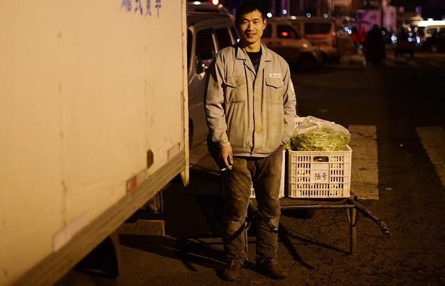夜幕下的城市,不只是有宁静,还有你未曾看见的“喧嚣”