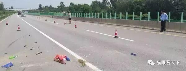 高速公路上惊现穿大裤衩的交警!