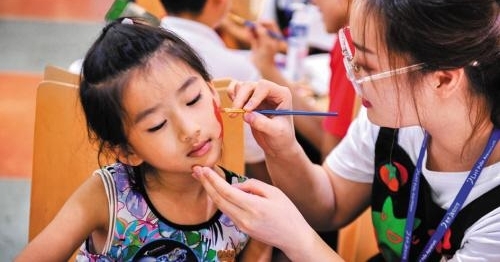 50余组家庭 体验创意童趣之旅