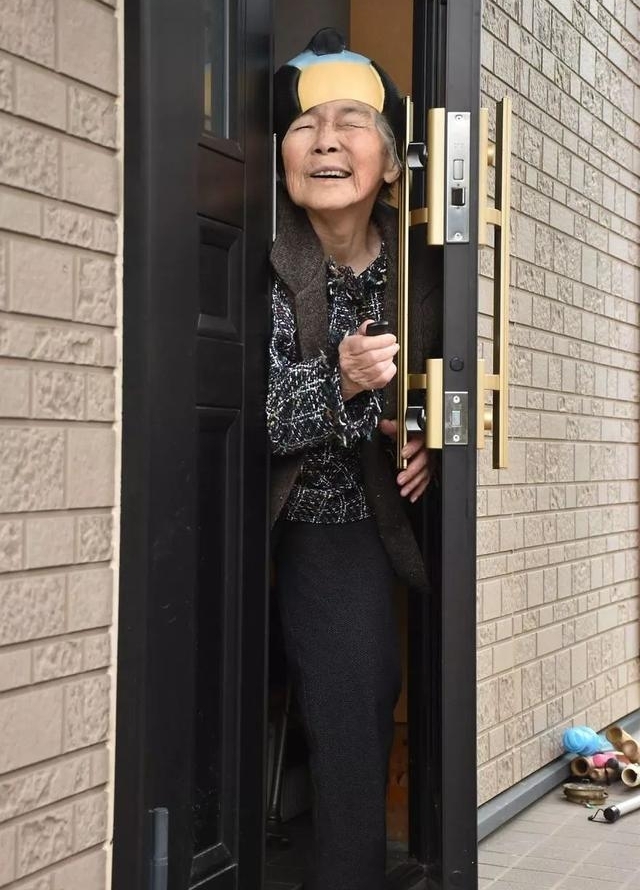 日本老奶奶70岁学摄影,87岁自学PS!活得比18岁还精彩!