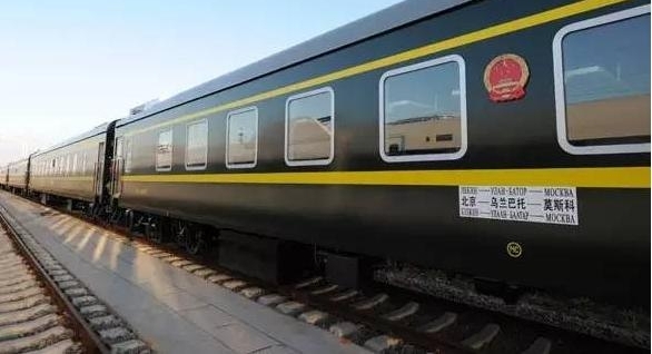 中国路程最远的一列火车,一趟往返相当于绕地球100圈,次次售空