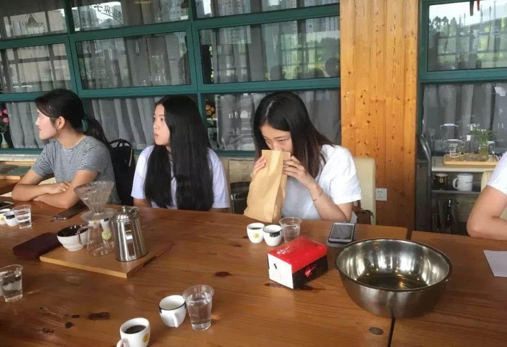 【大学生活动】体验咖啡的甜涩味道,感悟青春的美好时光!