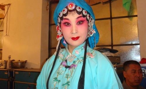 国家一级演员,第十六届戏剧“梅花奖”得主——雷通霞