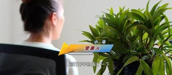 台州女子上厕所被人套住头 还被抢走了一部手机