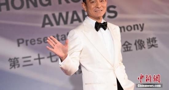 歌迷深夜排队候票遭恶徒斩伤 刘德华促警方关注