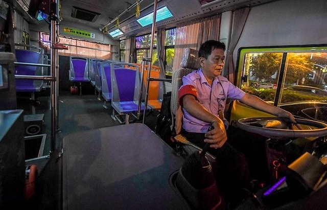 夜幕下的城市,不只是有宁静,还有你未曾看见的“喧嚣”