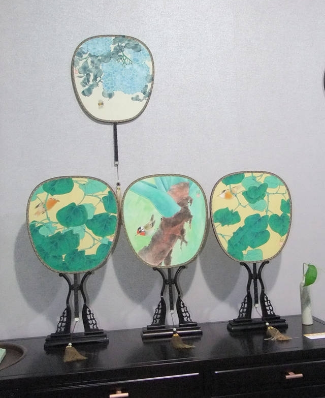墨韵清风——当代中国画名家成扇邀请展在郑州展出