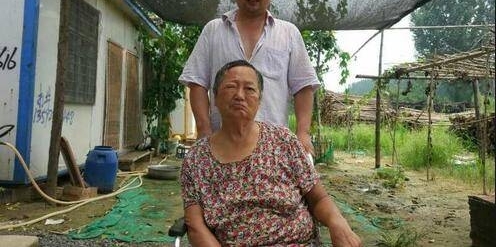 ֣��������ׯ������壺ΰ�����ӵ�Тĸ�黳