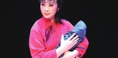 国家一级演员,第十六届戏剧“梅花奖”得主——雷通霞