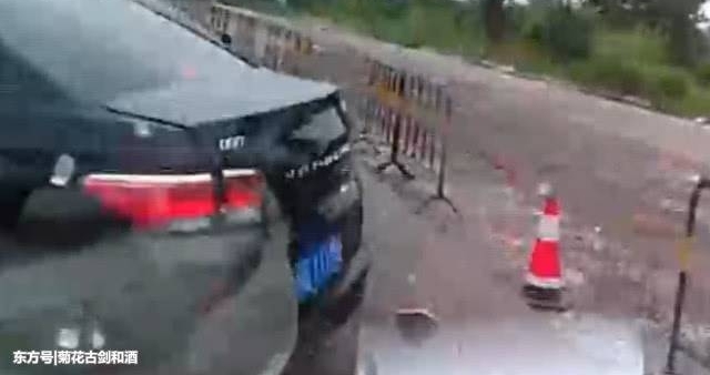 Ů˾������Ϊ�����ֻ��� ����������������ײ��