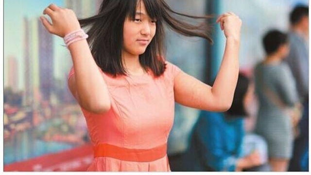 4岁女孩车祸只能用篮球走路,多年后出现却在为国争光,让人敬佩
