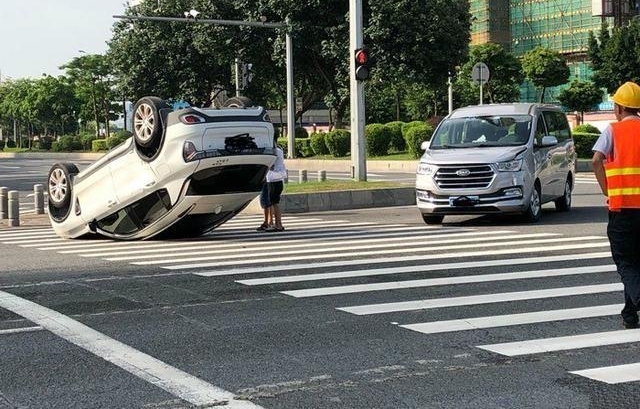 ʵ�����01������MPV���� ����������ڹ�ͣ����й�ĵ���