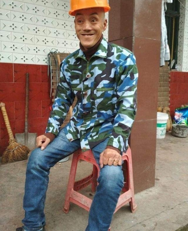 �򳤵ó�����������ײ������ͷǿ���ߺ죬��Ȣ����ס��լ