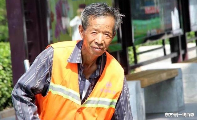 「关注」烈日下的他们值得平凉人说声:谢谢!
