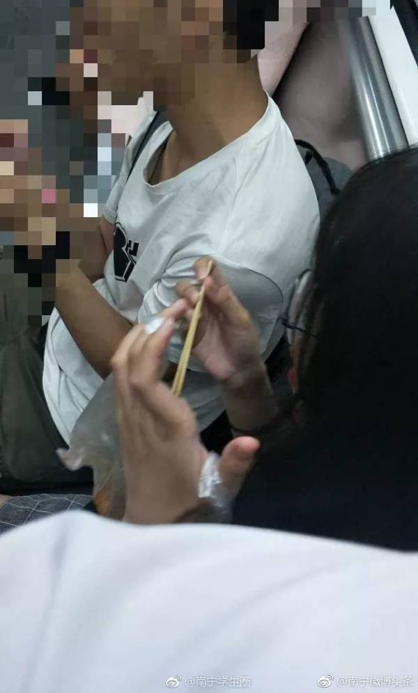 南宁人在地铁遇到这样的“聋哑人”,直接带去见警察蜀黍!