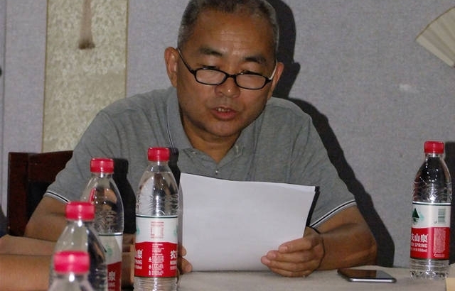 墨韵清风——当代中国画名家成扇邀请展在郑州展出
