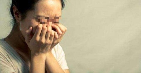 Ů��ѧ����ְ���봫�� ��ʮ������Ů��ס �����ʱ���ϴ�������