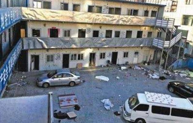 男子刺死怀孕妻子,随后跳楼自杀