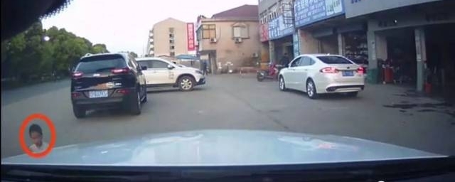 ���磡����һ���ӵ���������ײ��16���µ�СŮ��....