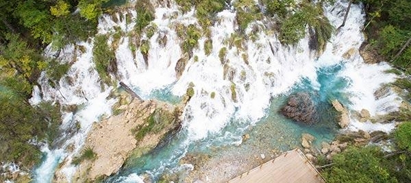 九寨沟地震一周年后景区有啥变化? 记者实地探访