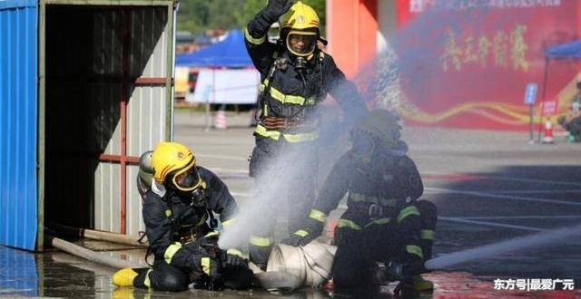四川广元,80名官兵、历时2天,在35度高温下完成9个科目!