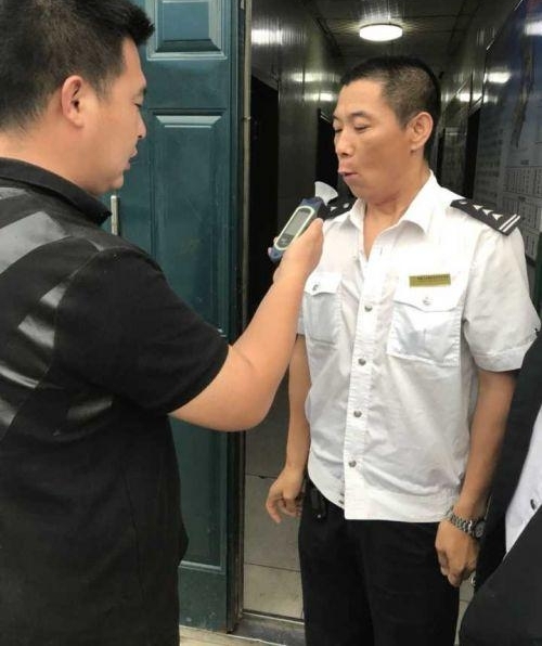��������2·�����䱸�ƾ������� ˾������ǰ��һ�� ��ҹ�ƻᡰ¶�ڡ�