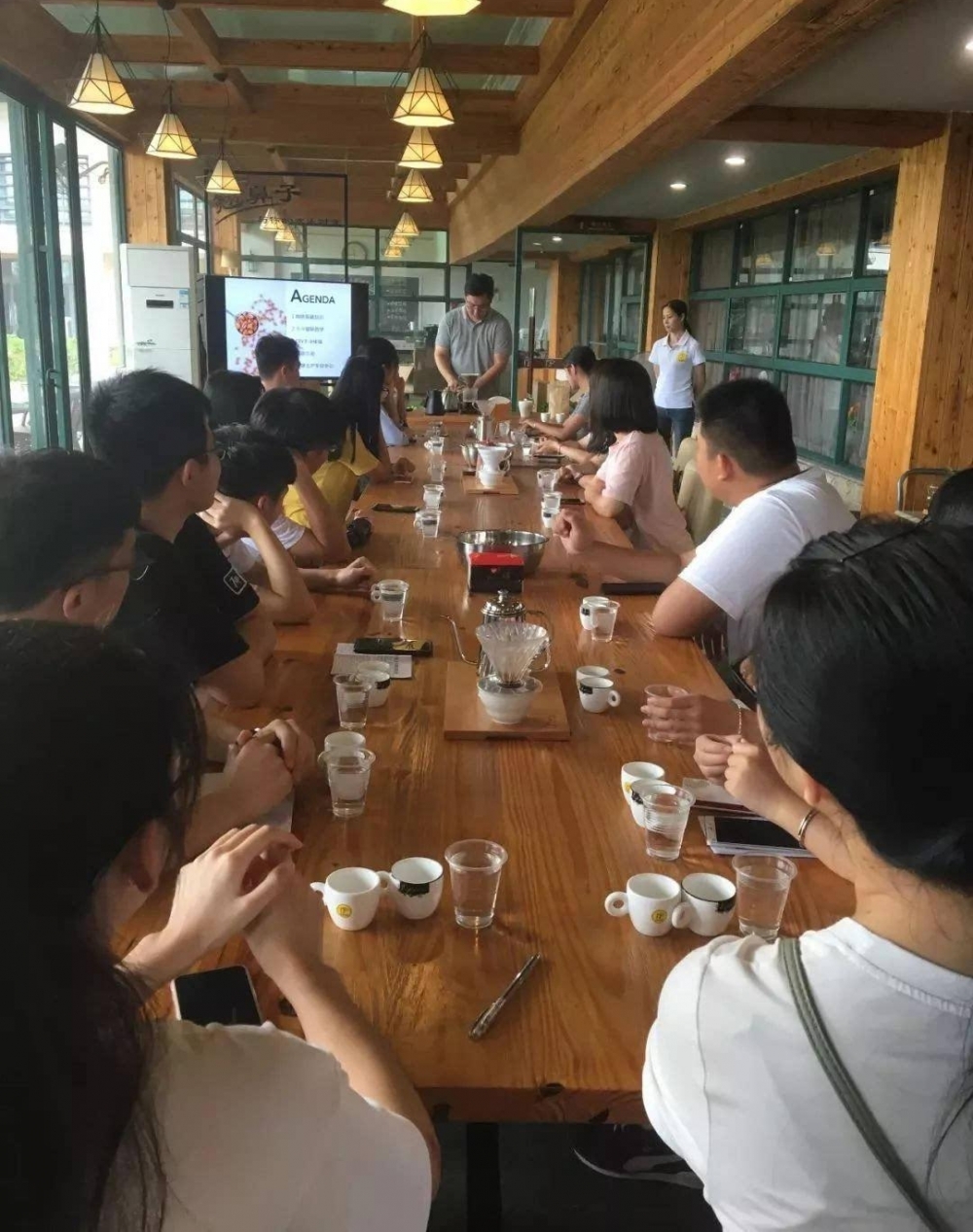 【大学生活动】体验咖啡的甜涩味道,感悟青春的美好时光!