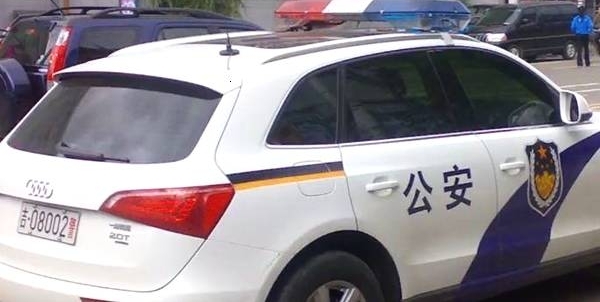 电视里抓人犯时为啥要拉响警报,不怕犯人逃跑么?