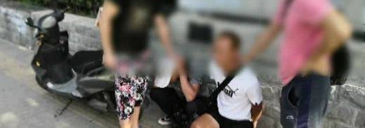 北京丰台:两名男子在医院内专偷病人家属,半小时偷走六部手机!